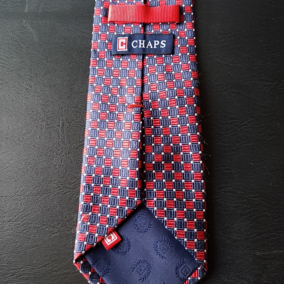 Chaps 100% Silk Men's Tie - Picture 2 of 2
